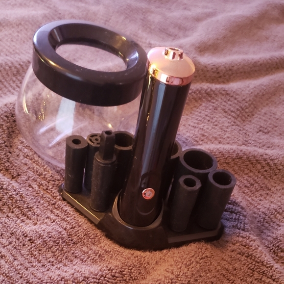 Makeup brush cleaner - Picture 2 of 3